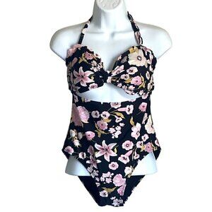 NWT - Unique & Classic Cutout Scalloped One Piece Swimsuit Size M
